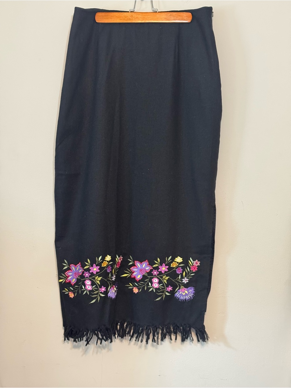 Paradox NWT VTG Black Maxi Skirt with Colorful Floral Embroidery Sz 16